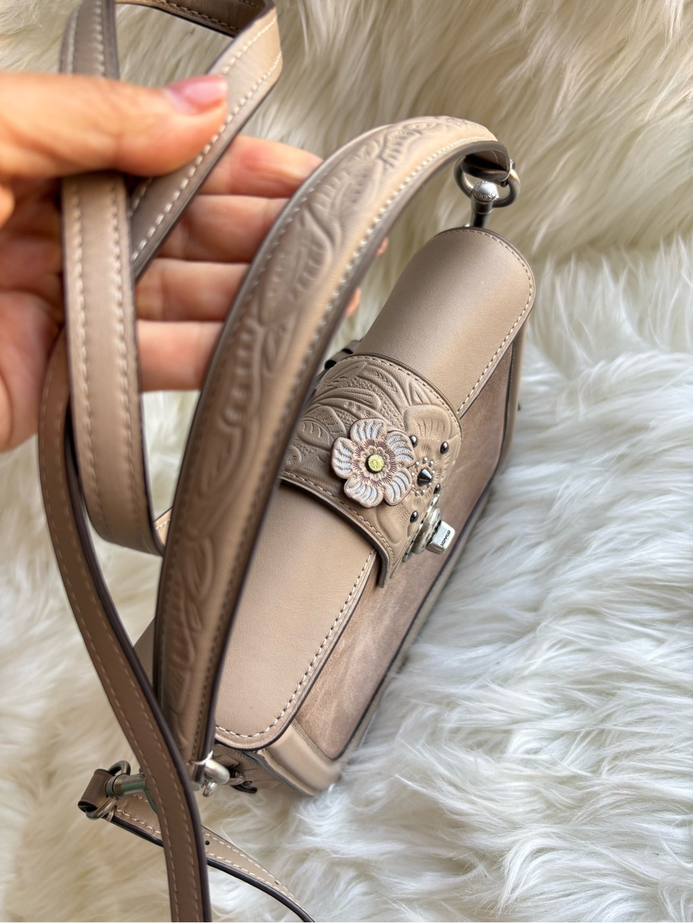 COACH Page 27 - S1781 - Stone Western Tooled + Tea Rose - Picture 6 of 12
